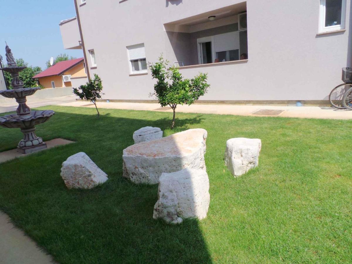 Apartments In Peroj/Istrien 34288 ภายนอก รูปภาพ